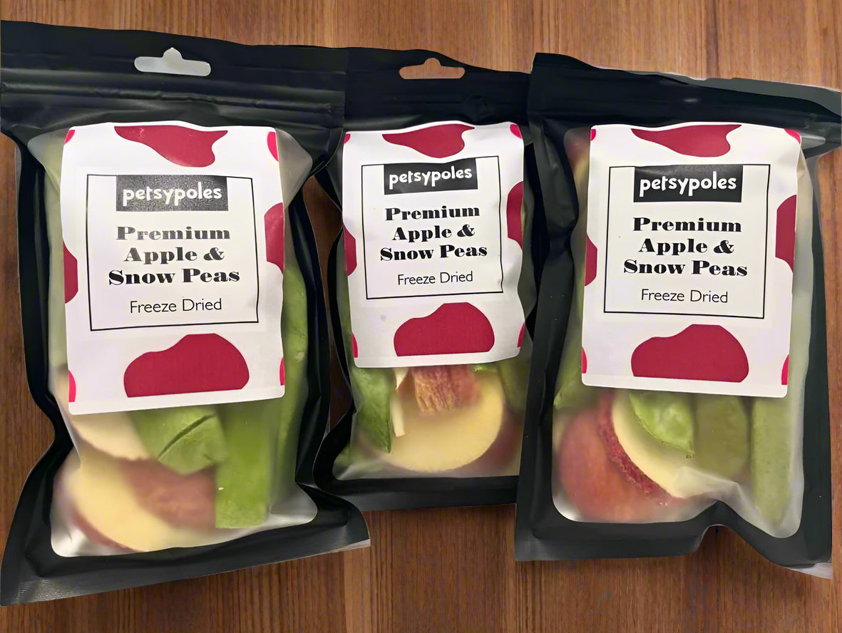Freeze dried apple and snow peas pet treats for birds, rabbits and guinea pigs